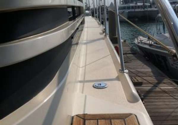 Fairline 64