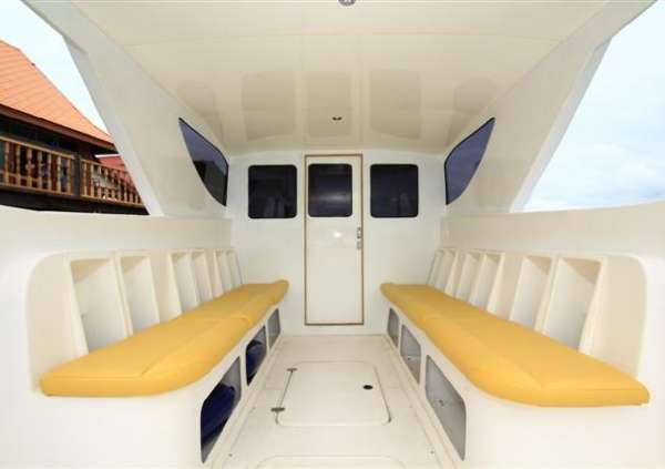 Adventure Yacht 37’