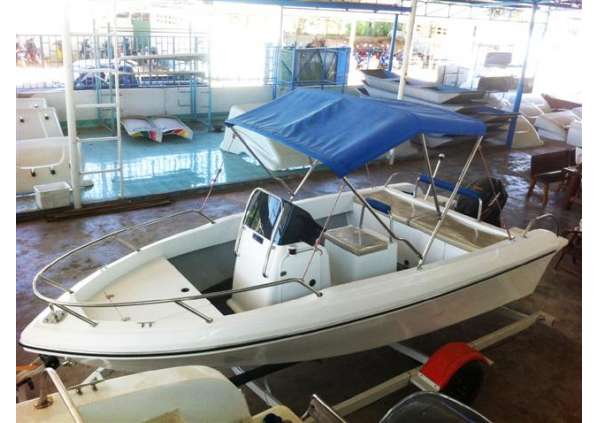 Monohull V15’